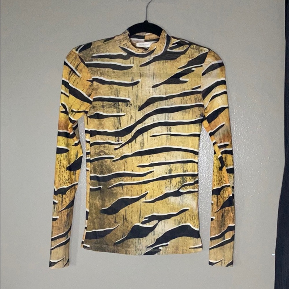 Cheetah long sleeve